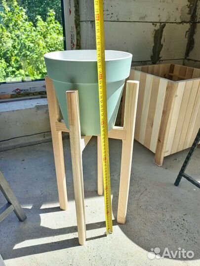 Подставка для цветов деревянная