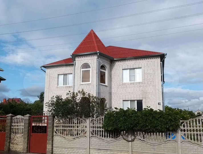 Дом 303,7 м² на участке 15 сот.