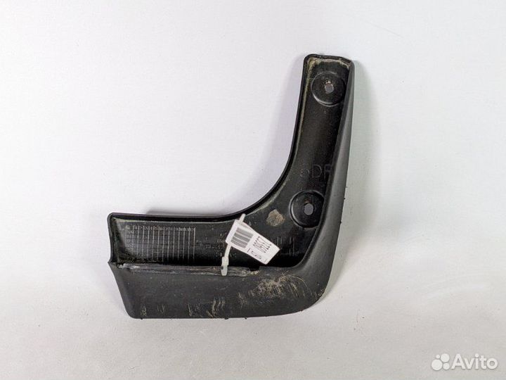 Брызговик задний правый Hyundai Solaris хетчбек