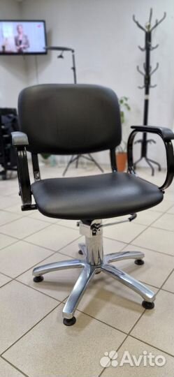 Парикмахерское кресло