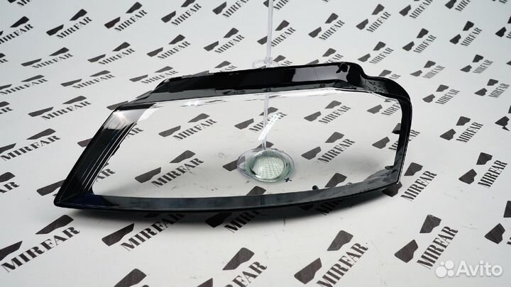 Левое стекло фары Audi A3 8P 2008-2013 Рест 2