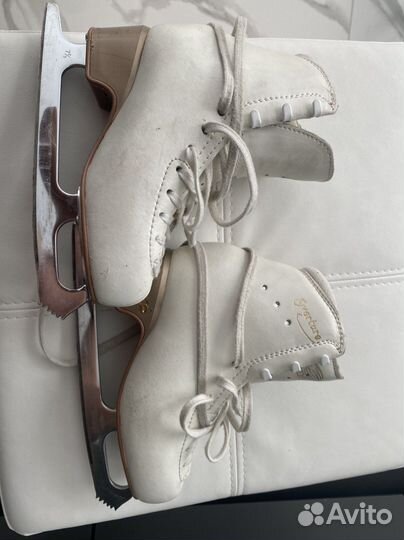 Фигурные коньки edea Overture 205