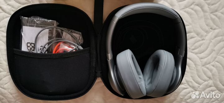 Беспроводные наушники новые jbl everest 710