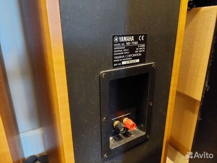 Акустические колонки yamaha