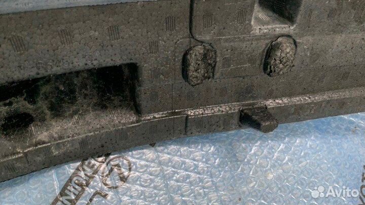 Абсорбер бампера передний Toyota Land Cruiser 200