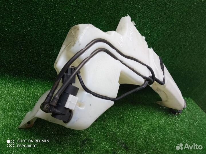 Бачок омывателя лобового стекла Ford Focus 2 (200