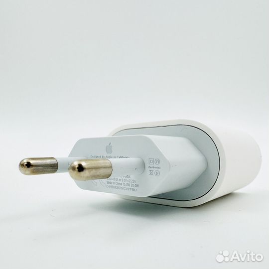 Комплект зарядки Apple 20W USB-C Lightning
