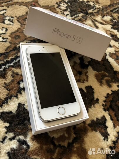 Телефон iPhone 5s