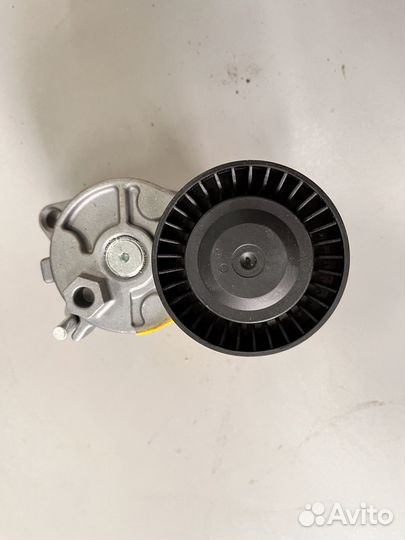 Ролик-натяжитель ручейкового ремня BMW 3-серия