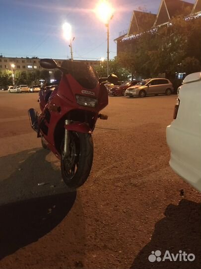 Мотоцикл suzuki