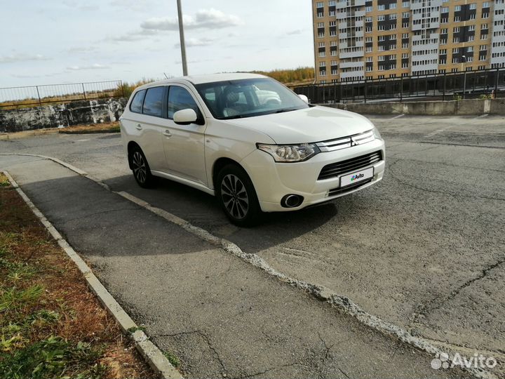 Mitsubishi Outlander 2.0 CVT, 2015, 127 000 км