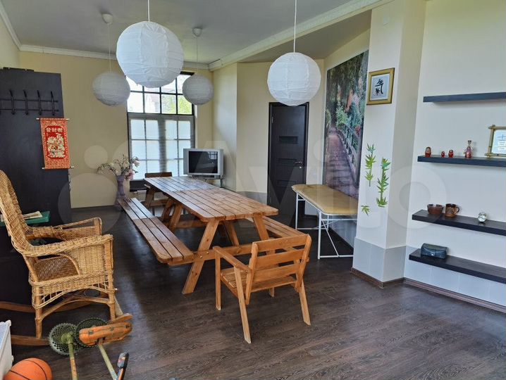 Дом 415 м² на участке 3 га