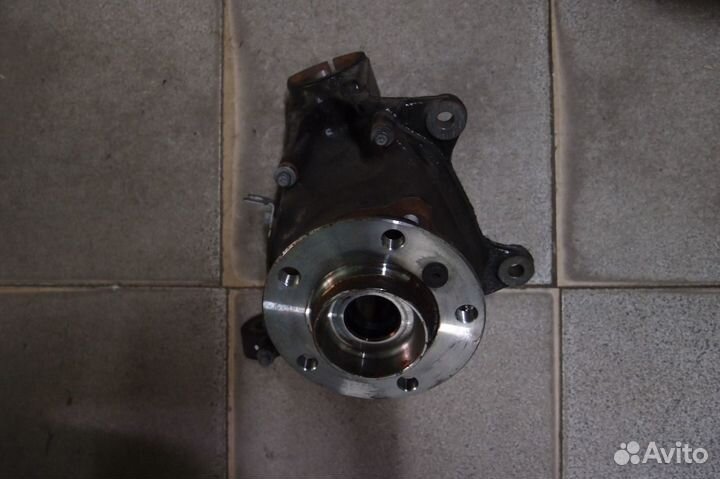 Кулак L Опора поворотная bmw x3 F25 бмв x4 F26