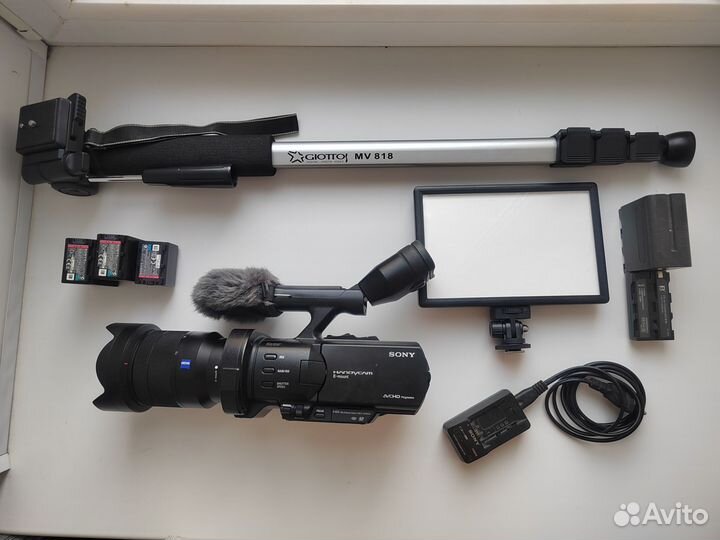 Видеокамера sony NEX-VG900E с аксессуарами