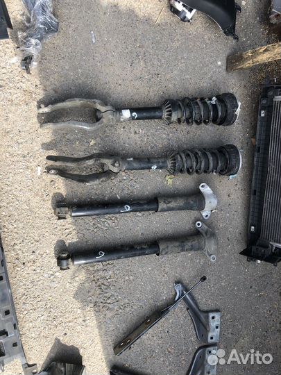 Стрйки передние jaguar f-pace