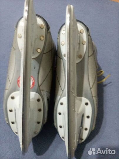 Коньки хоккейные