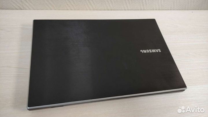 Ноутбук Samsung - 4 ядра, ssd, 1гб видеокарта