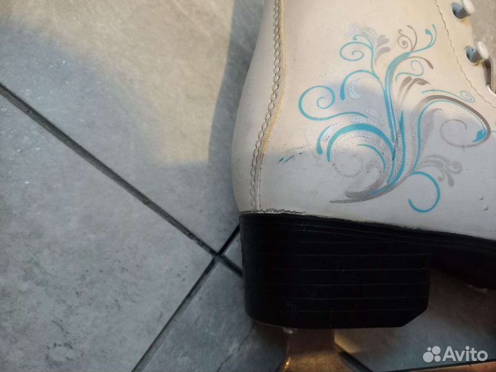 Коньки женские