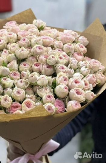 Кустовые розы Букет