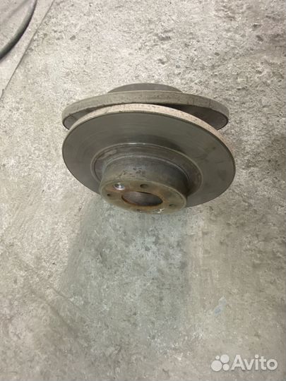 Задние тормозные диски с колодками LADA Westa