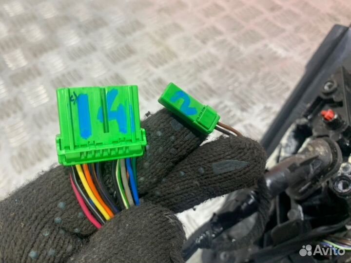 Зеркало правое Volvo V60 FW48