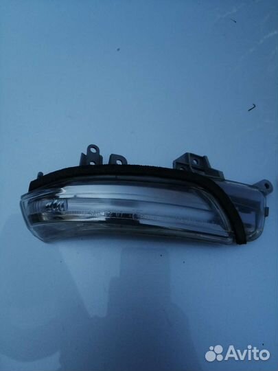 Повторитель поворота на зеркало Тойота Камри 40