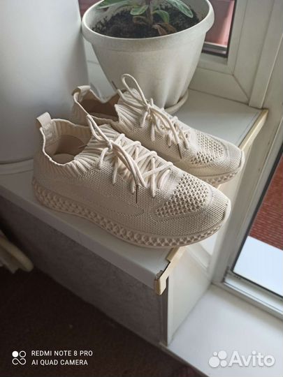 Кроссовки женские 37 размер