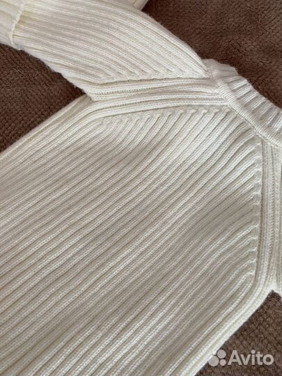 Вязаный комбинезон для новорожденного