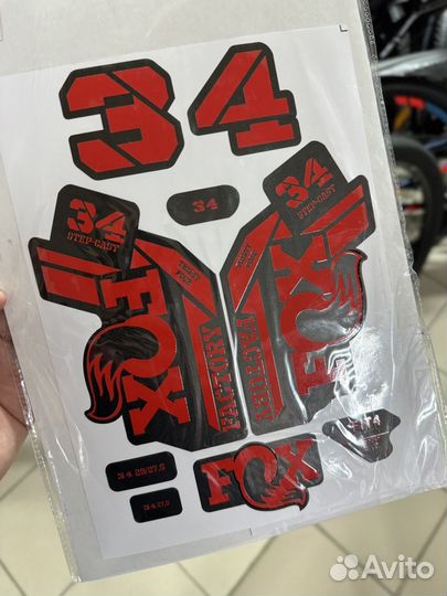 Наклейки на вилку fox 34, красный цвет