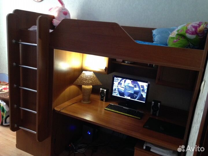 Продам двухярусную кровать(новая)