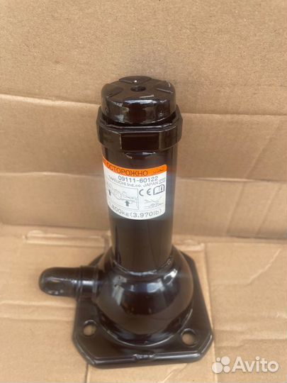 Домкрат Toyota Land Cruiser 200 URJ202 4.5 1VD-FTV