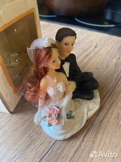 Фигурка жениха и невесты на торт