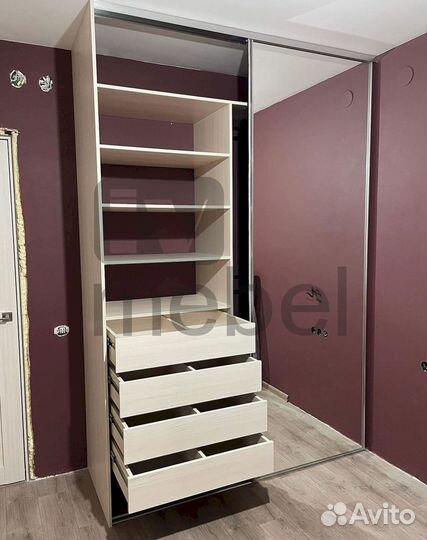 Распашной шкаф