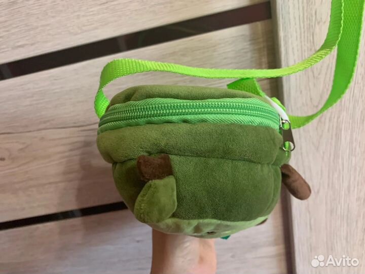 Детская сумочка для телефона и брелок