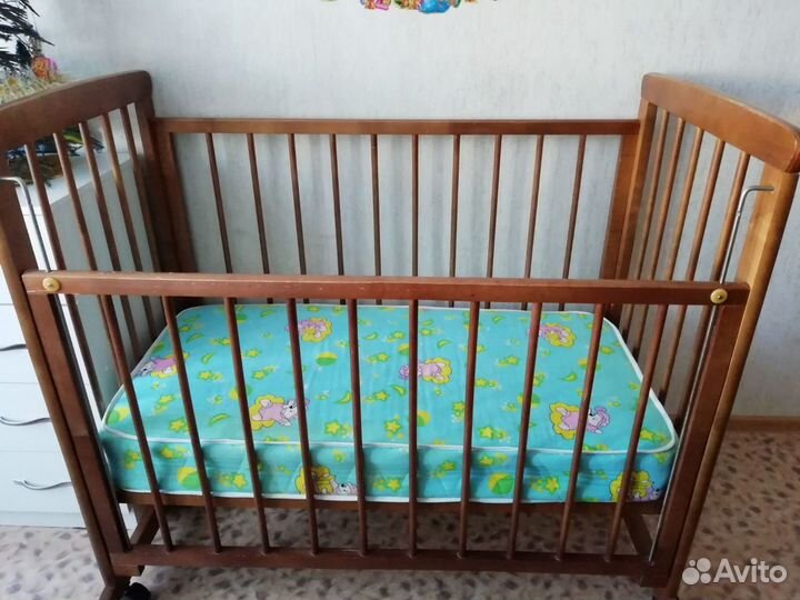 Детская кроватка