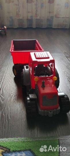 Детский трактор с прицепом