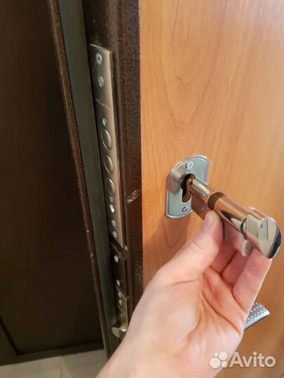 Вскрытие замков / Приеду 15 Мин 24/7 Замена Замков