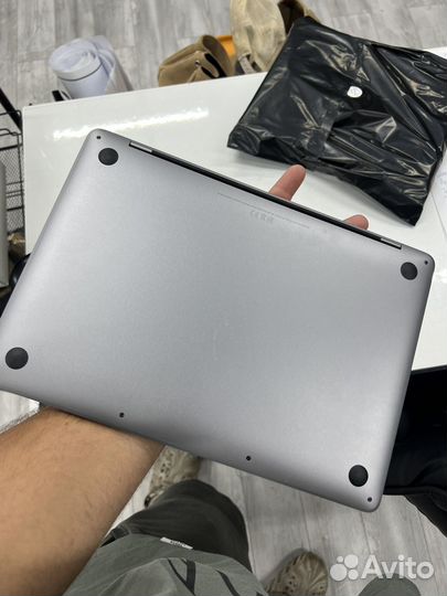 Apple macbook pro 2019 13 тач бар