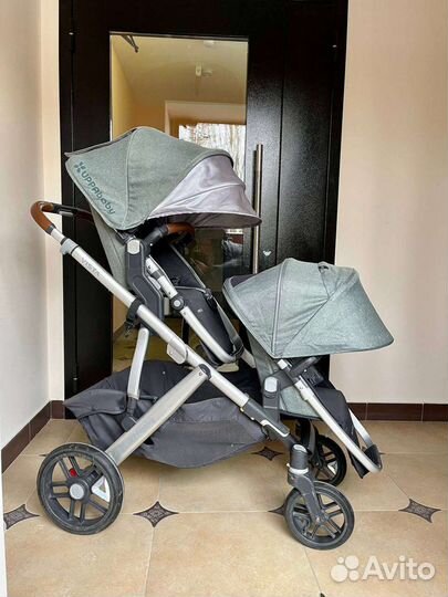 Коляска для двойни/ погодок Uppababy vista