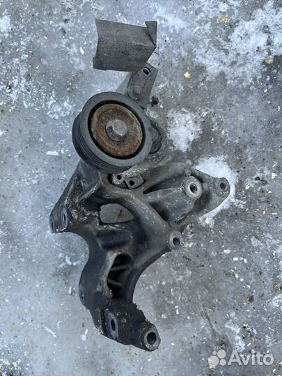 Кронштейн генератора chery fora