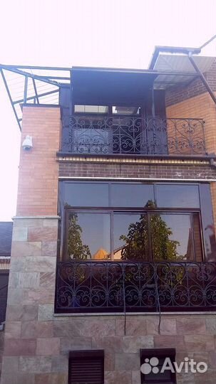 Окно в коттедж