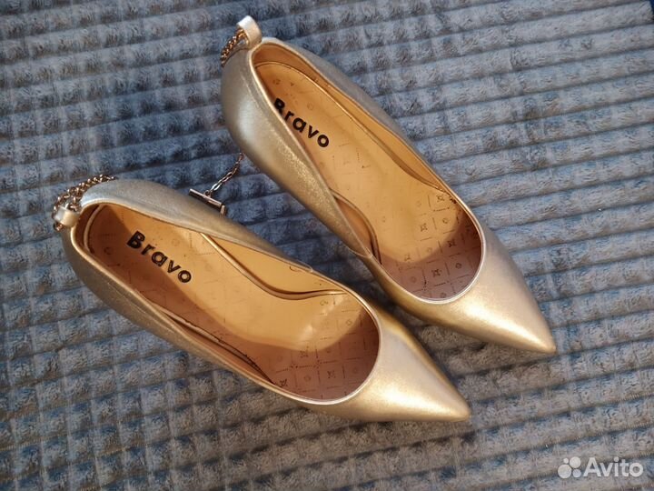 Золотые туфли 40р
