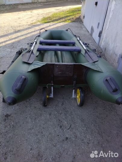 Лодка Аква 3200