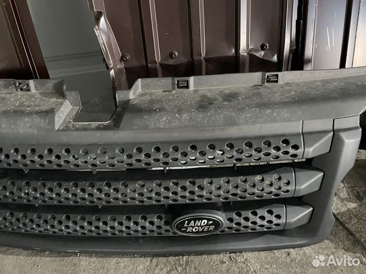 Продам решетку радиатора Range Rover Sport 2008