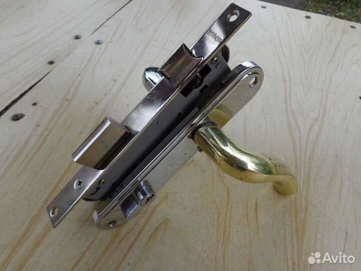 Мебельный врезной