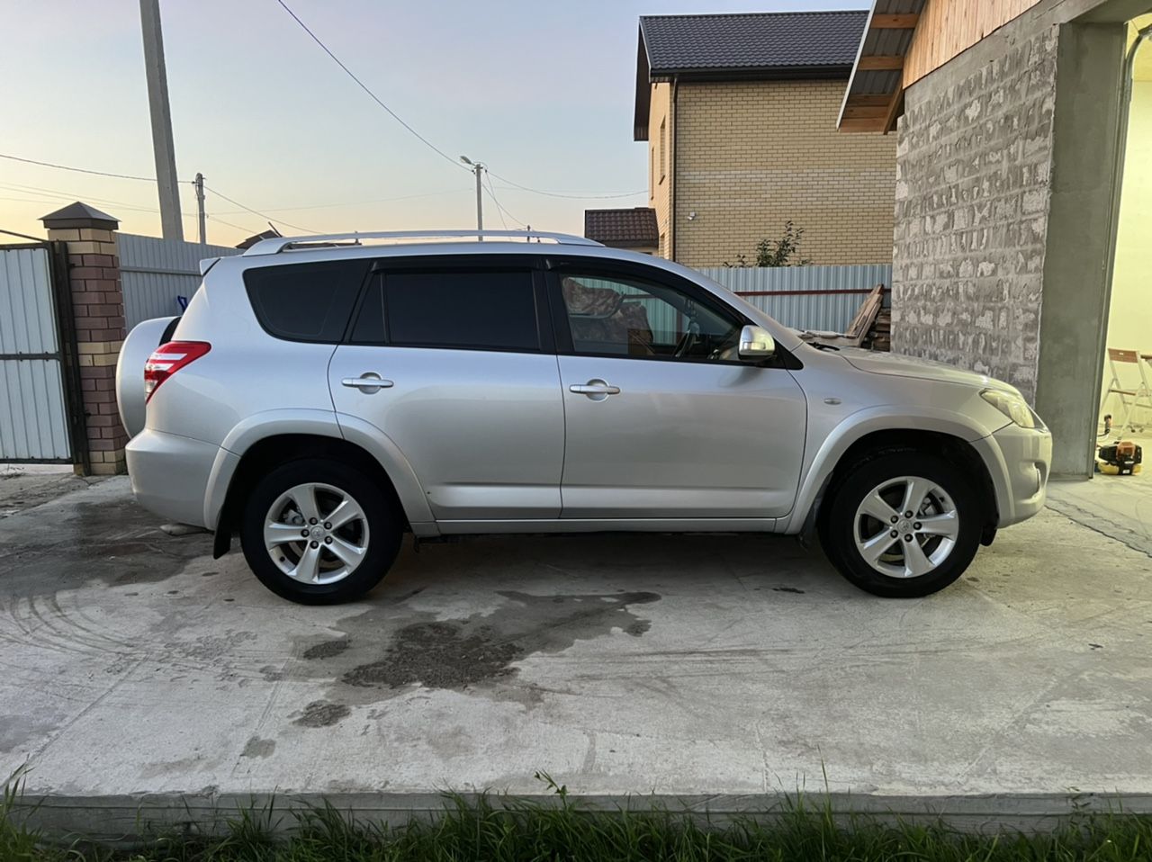 Toyota RAV4: фото владельца