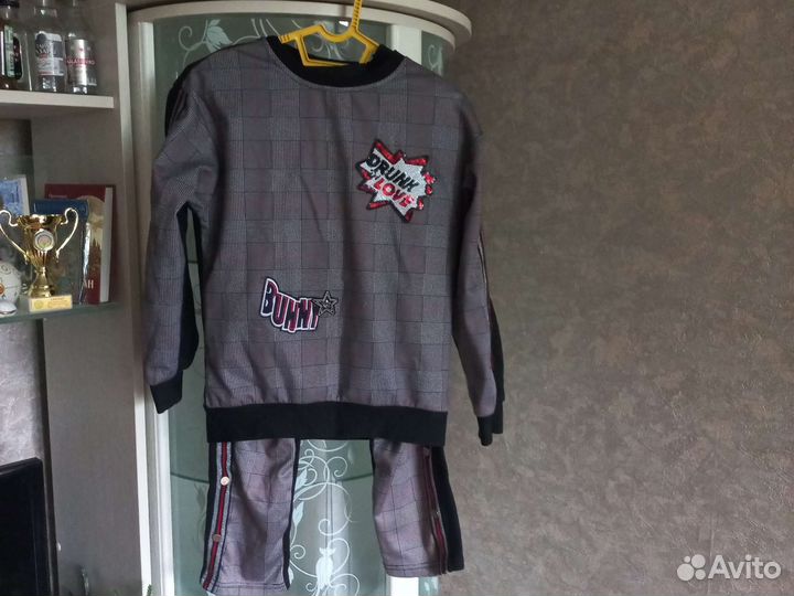 Брючный костюм для девочки 146