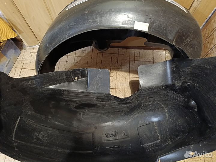 Подкрылки Mitsubishi Lancer X