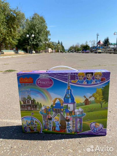Конструктор лего принцесса Дисней замок