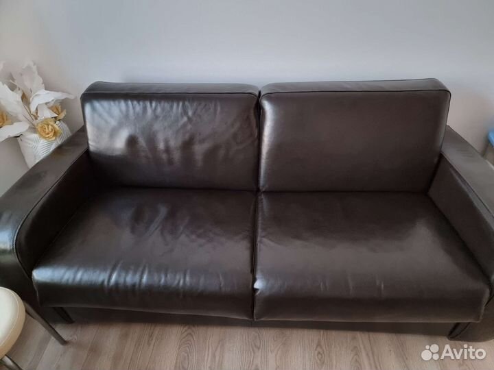 Кожаный диван бу